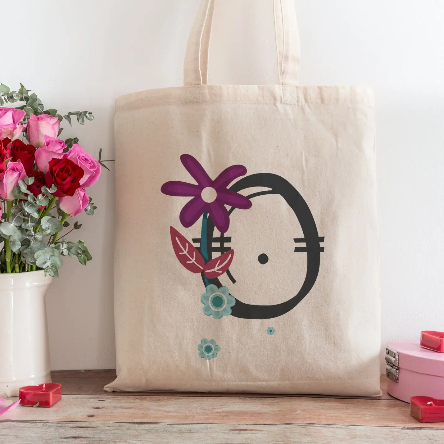 

Letter O Design Shopping Beach Tote Bag