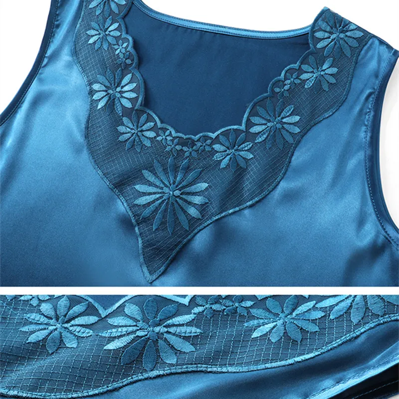 

Korean Silk Women Halter Tops Woman Satin Tanks Tops Women Satin Lace Embroidery Camis Top Woman V-neck Printing Shirt White Top