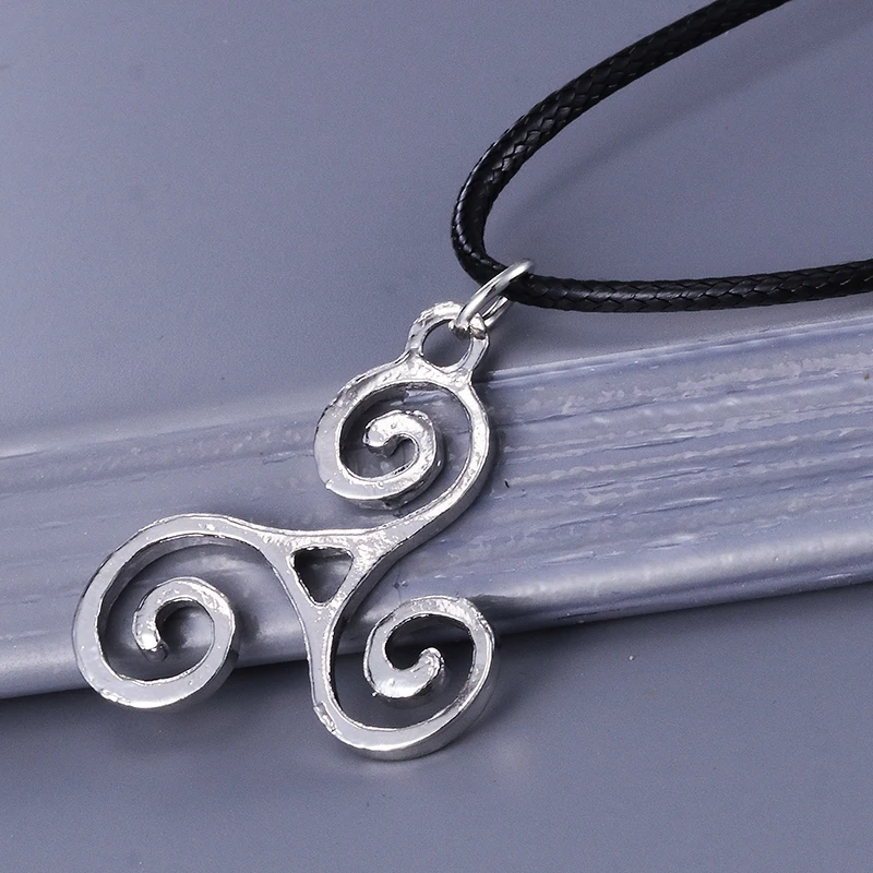 Ожерелье с серебряным шармом ожерелье волком для подростков|triskele necklace|fashion