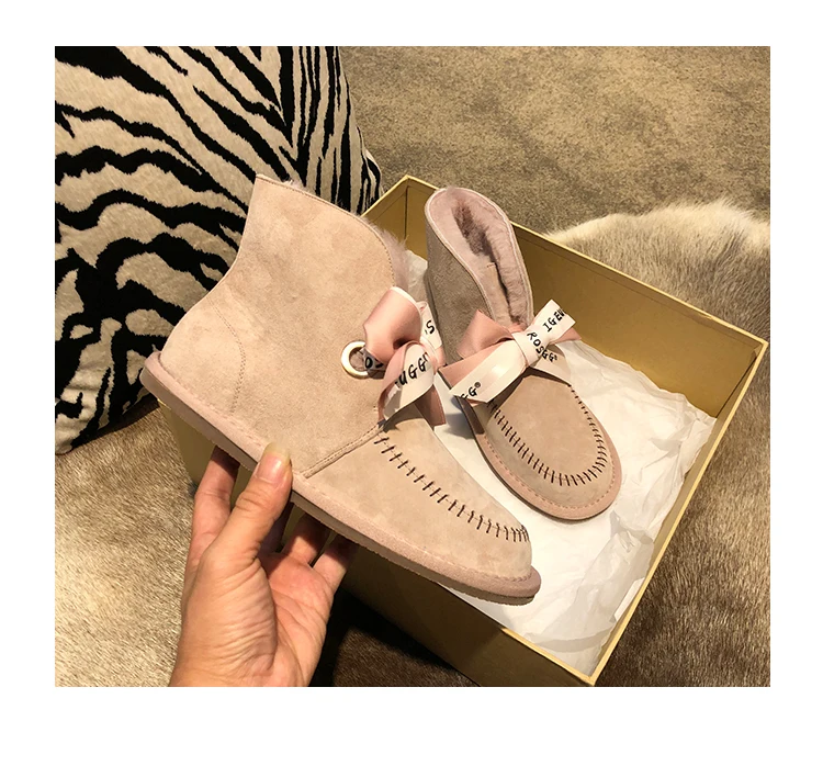 Зимние сапоги без каблуков; женская обувь с круглым носком из плюша; Zapatos De Mujer; Водонепроницаемая Толстая теплая шерстяная обувь; зимние короткие сапоги с бантом и помпонами;