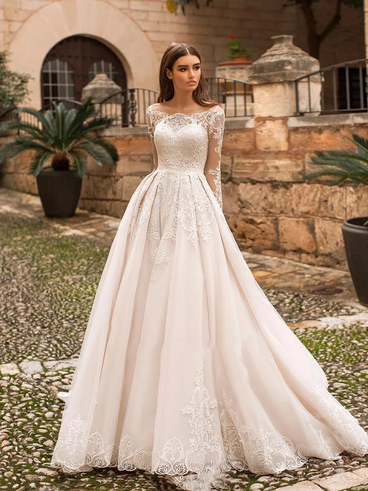 

Wedding dress Lace wedding dress o-neck simple long sleeve wedding gown 3d flower embroidery applique bridal dresses big skirt