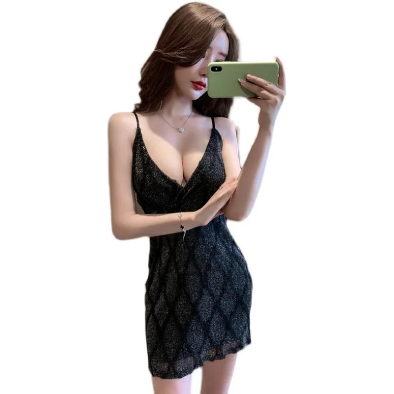 

New night sexy low-cut v-neck slim slimming buttocks bottoming strap lace dress