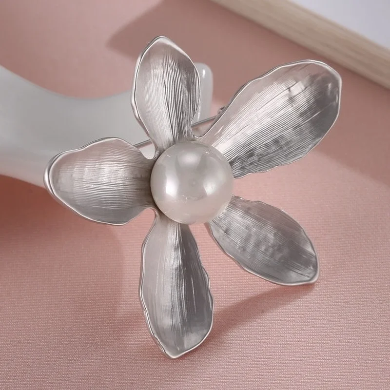

Retro dumb Gold Color corsage fashion pearl flower brooch coat pin unisex accessories
