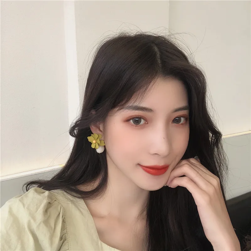 2020 новые корейские Винтажные серьги для женщин цветные с цветами и белым