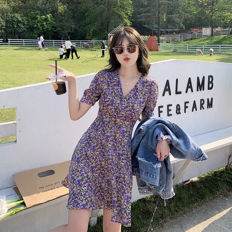

Spot film manufacturer model ~ ~ the new French romantic floral dress female v-neck dress holiday