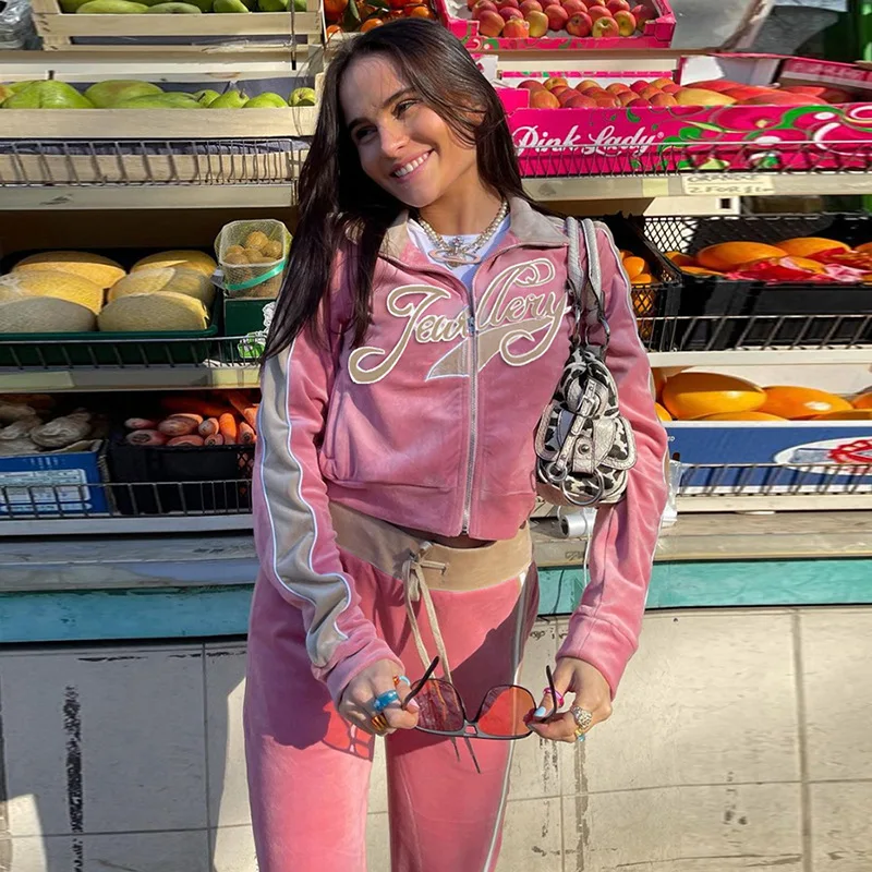 

Женский Бархатный спортивный костюм с надписью, комплект из 2 предметов, тренировочные штаны, комбинированный костюм, удобная спортивная уличная одежда с прострочкой для фитнеса