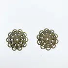 40 шт.лот Античная бронзовая металлическая филигрань цветок кружево ломтик амулеты основа Настройка ювелирных изделий DIY компоненты Findings07762