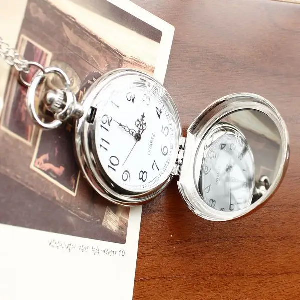 

2020 Retro Style Men and Women Pocket Watch Necklace Quartz Pocket Watch Fashion Enamel Cartoon Female Children Relogio Feminino