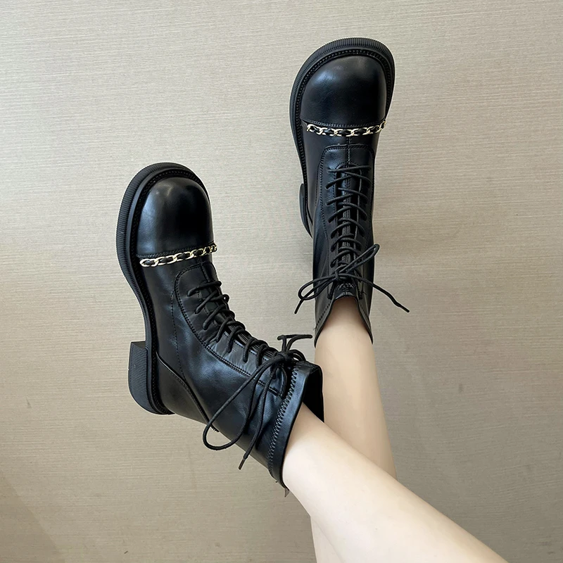 

Женские ботинки Martin в британском стиле, однотонные, на шнуровке, с металлической цепочкой, на платформе, зимние ботинки, удобные уличные кор...