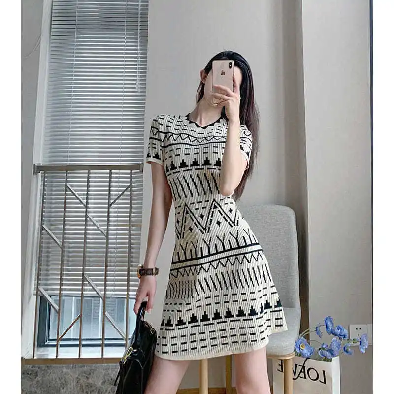

French socialite xiaoxiang knitted dress spring and summer 2021 new women's waist slim high-end skirt