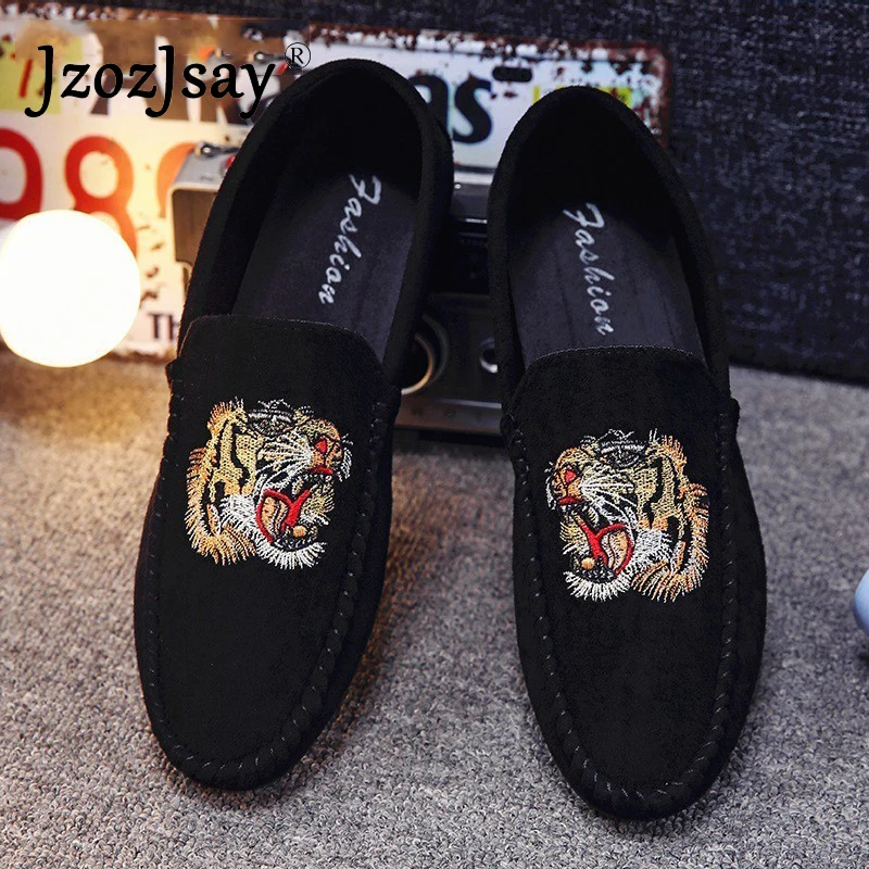 Мужские бархатные лоферы черные и красные туфли на плоской подошве с вышивкой