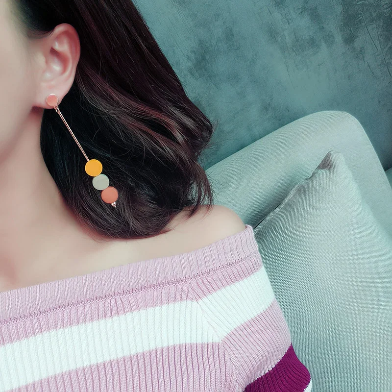 Женские серьги с кисточками круглые цветные длинной подвеской подарок для