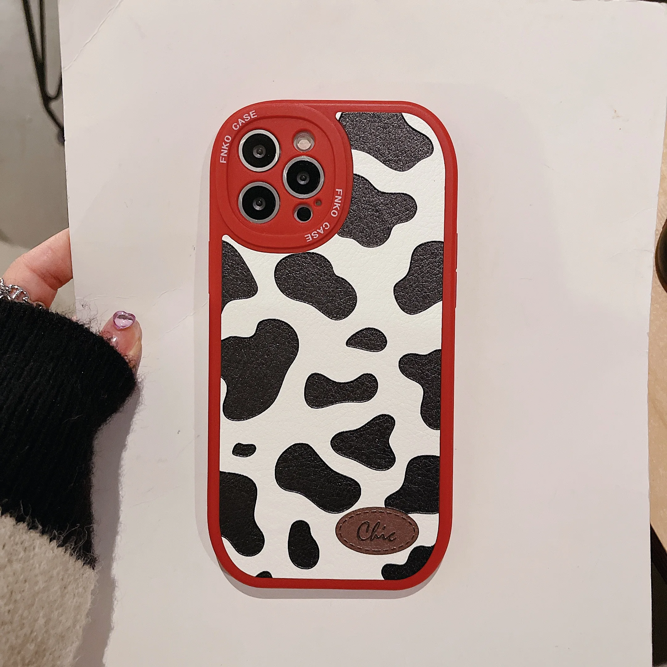 

Cow pattern Black and white style Pasting phone case for iphone 11 pro max 13 12 x 8 plus XR xs max 7 capa conque