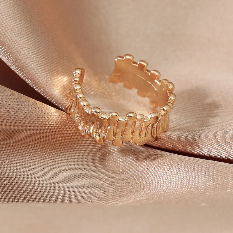 

Women Jewelry Creative Irregular Fashion Bamboo Strip Stitching Clip Earrings Birthday Gift