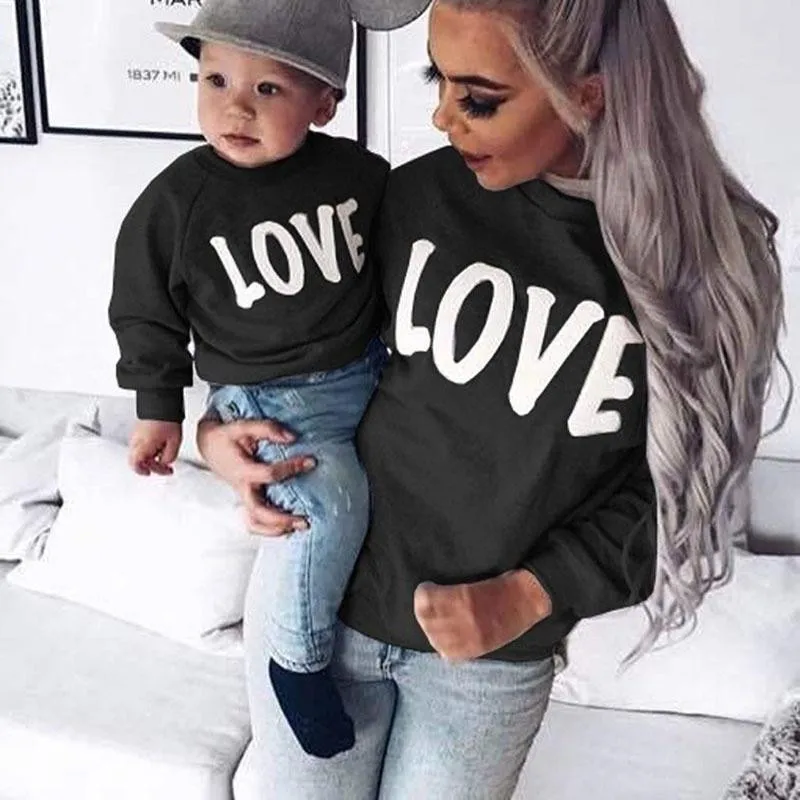 Одинаковые комплекты для семьи одежда мамы и сына дочки футболка с надписью