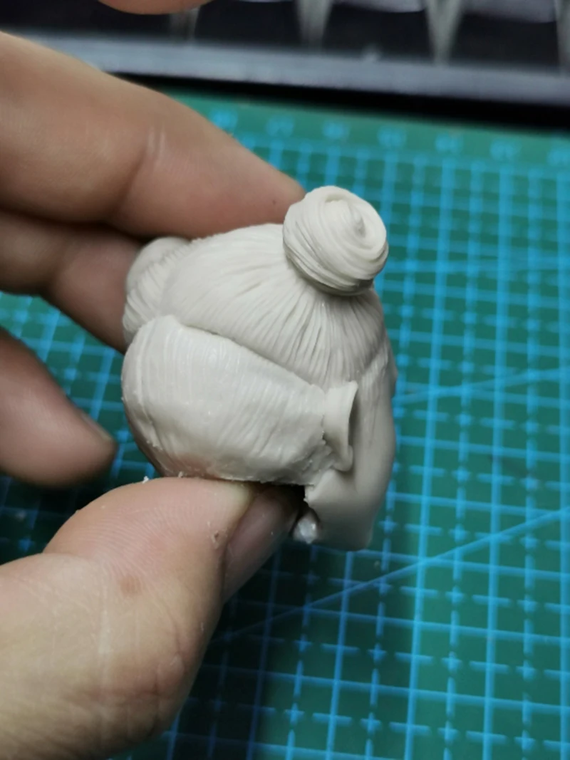 Неокрашенная модель головы для молодых девушек в масштабе 1/6 с двумя булочками