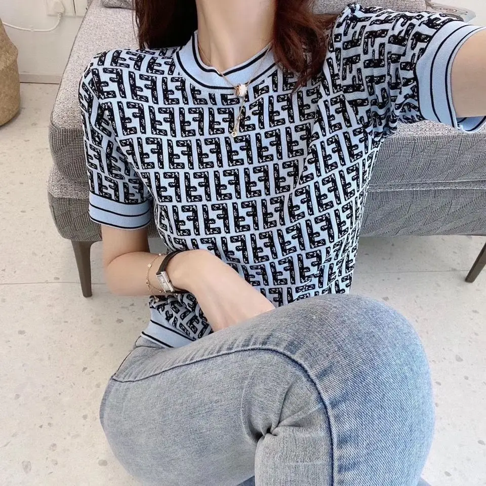 

New High Quality and Versatile Round Neck T-shirt with Ice Silk Shirt and Thin Letter Jacquard Knitting Top