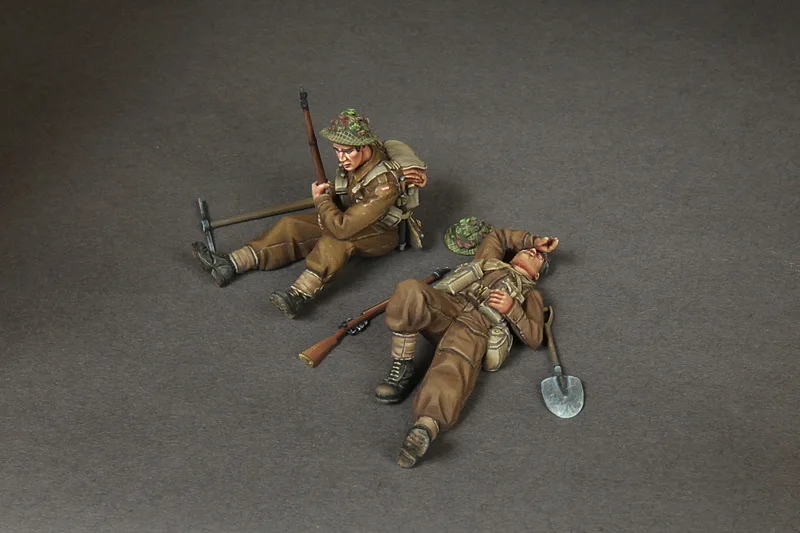 Комплекты из 2 фигурок разные неокрашенные 1/35 модельная фигурка смолы