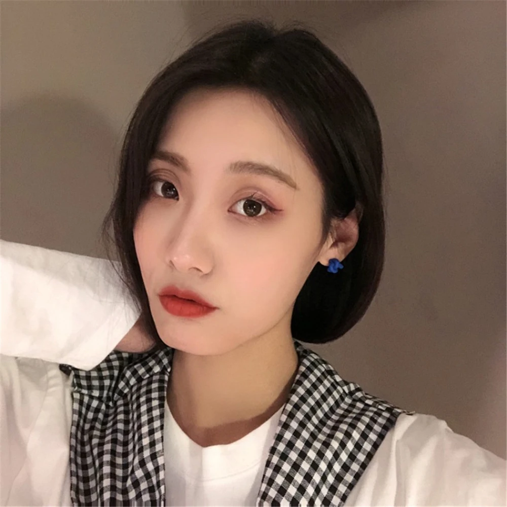 

Han Edition Women Fashion Creative Small Knot Earrings Contracted Temperament Frosted Blue Earrings Adorn Article