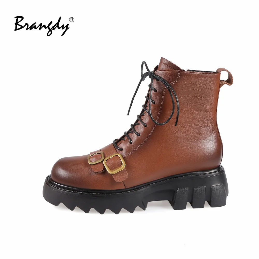 Женские ботинки из натуральной кожи с круглым носком на танкетке