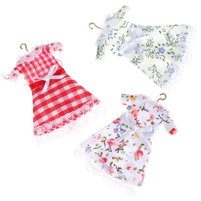 Кукольный дом 1:12 кружевная Цветочная пасторальная одежда юбка с вешалкой декор