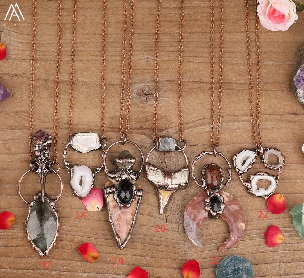 

Natural Stone Crystal Agates Beads Pendant Bronze Chains Necklace For Women Unique Design Stone Beads Necklace Jewelry Dropship
