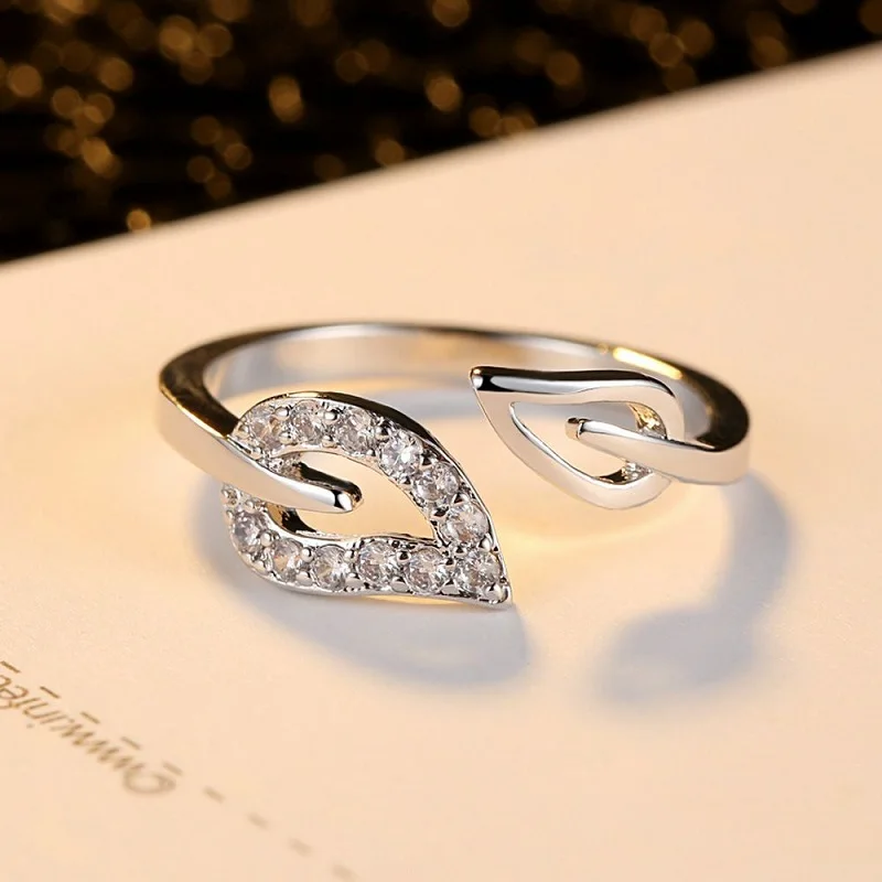 Кристальное открытое регулируемое кольцо в форме листа для женщин Серебряное