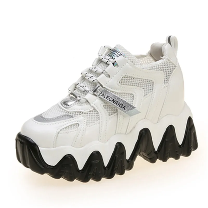 

2020 New Father's shoes women's summer new mesh shoes versatile thick sole muffin shoes breathable inner increase white shoes