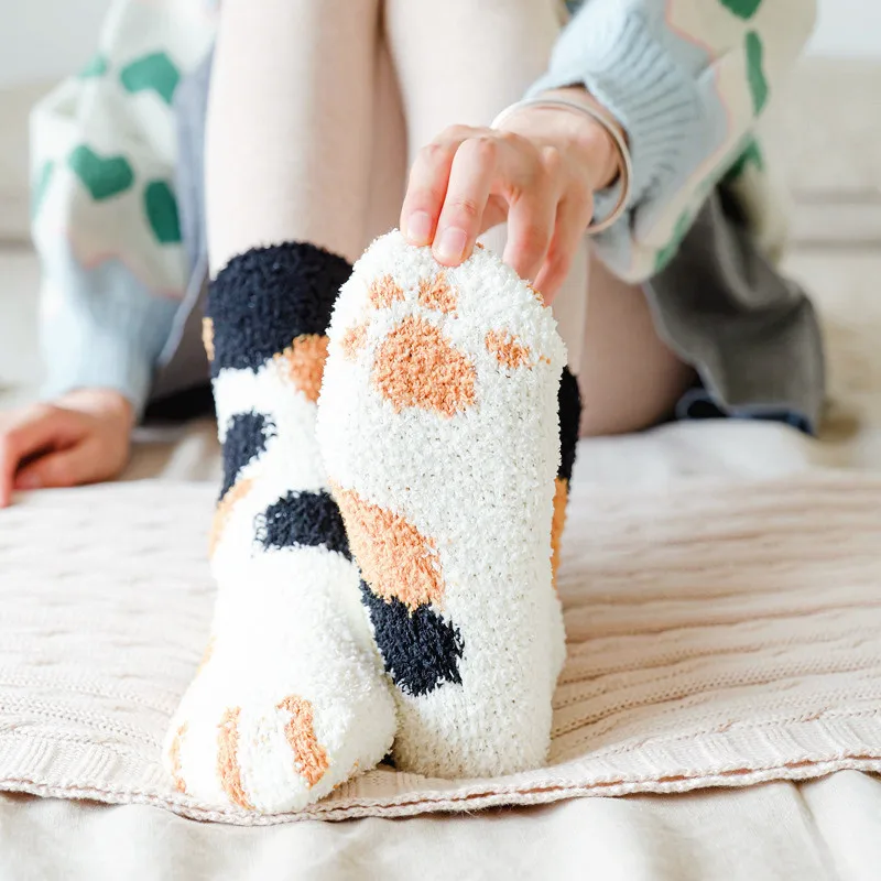 Dreamlikelin 2 Pairs/Lot Kawaii Woman Winter Socks Funny Cat Paw Cartoon Pattern Fleece Socks Soft Sleeping Warm Sox for Girl