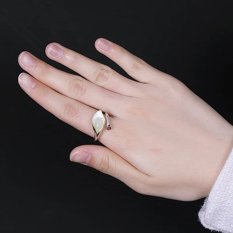 Женское кольцо из натурального нефрита регулируемое в винтажном стиле |