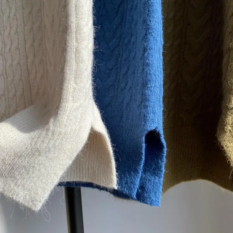 Жилетка женская однотонная с V-образным вырезом универсальная вязаная простая