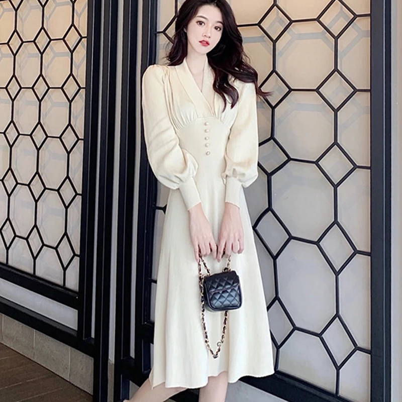 

French render long Hepburn wind dress in knee inside take knitting dress 2021 qiu dong female dress