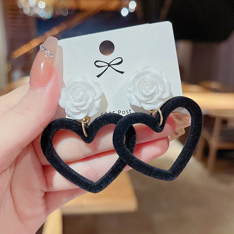 

Vintage Black Flocking Heart Drop Earrings for Women Fashion Korean Acrylic 925 Silver Needle Earring Girls Wedding Jewelry Gift