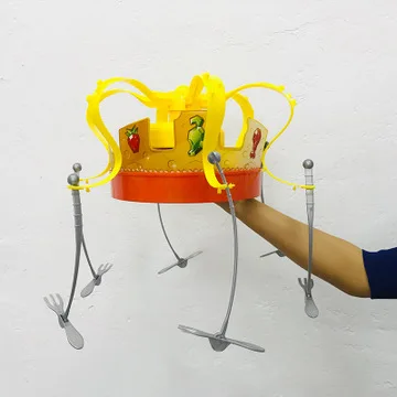 

Children's Rotating Crown Food Hat Family Party Funny Tricky Game Toy Happy Atmosphere Maker Top Birthday Gift for Children