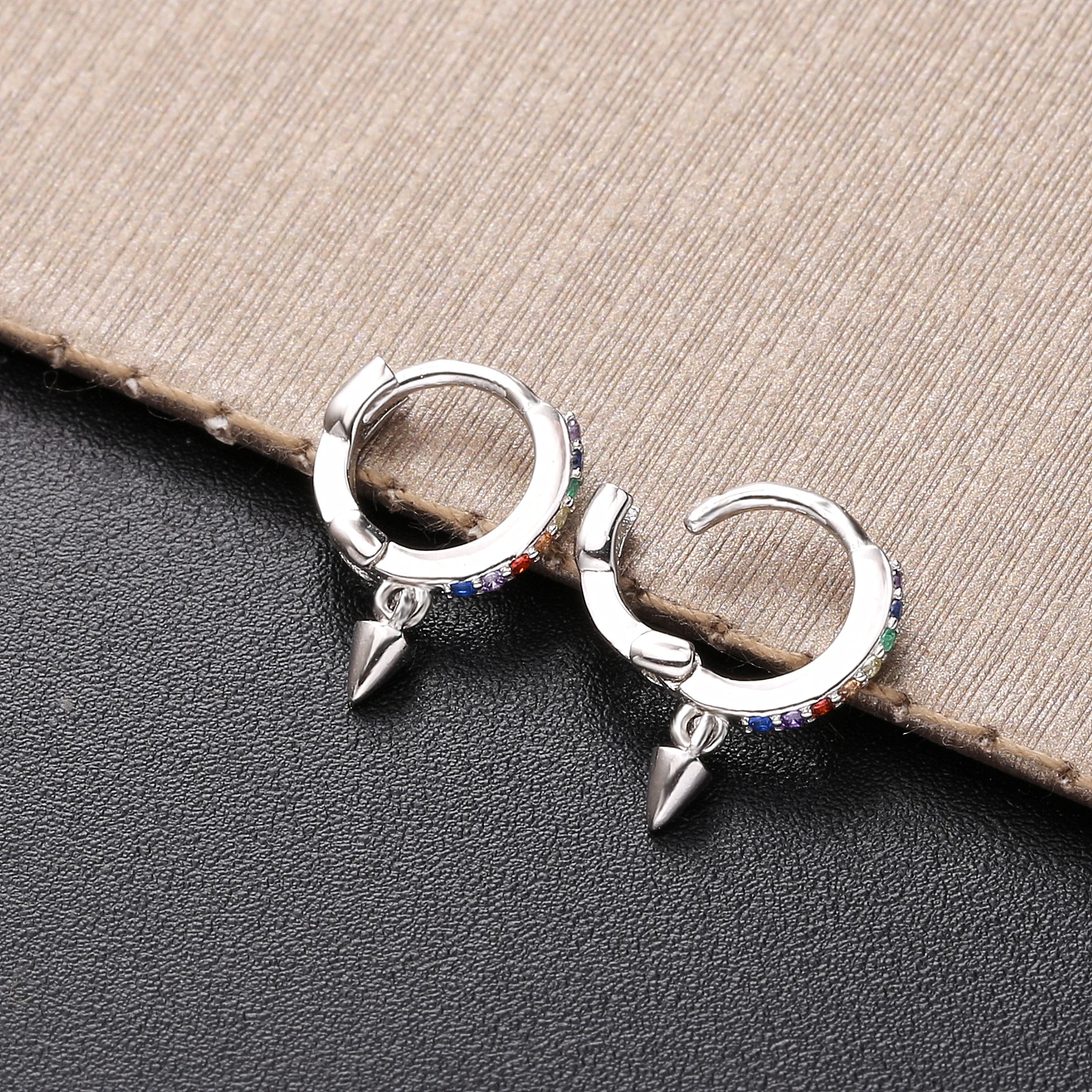 Маленькие Кольца из серебра 925 пробы с разноцветными радужными