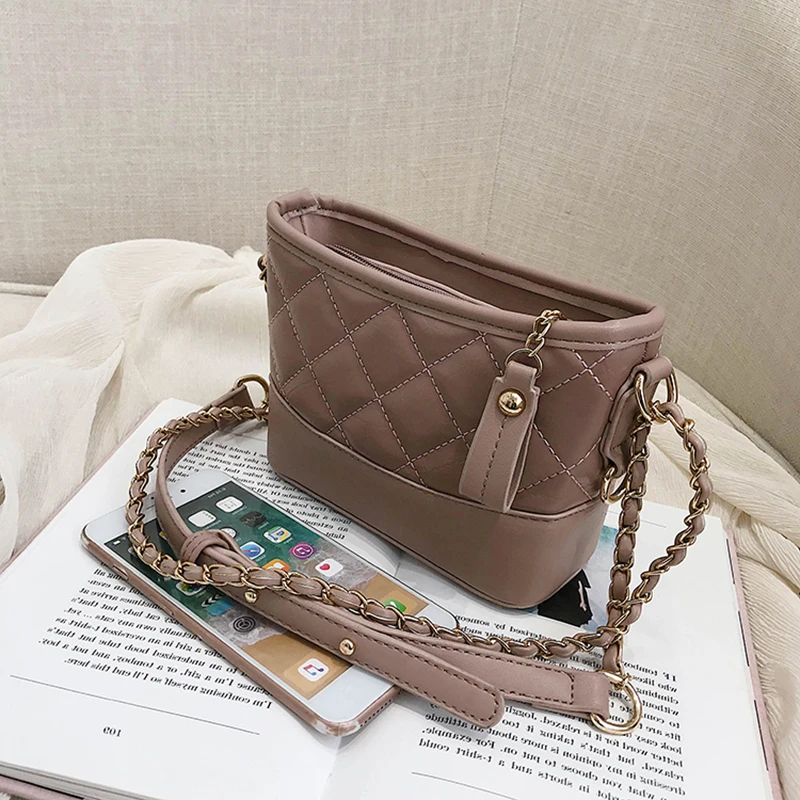 

Advanced Feeling Small Bag Female 2020 New Foreign Style Lingge Chain Bag Single Shoulder Messenger Bag Versatile Stray Bag Flap