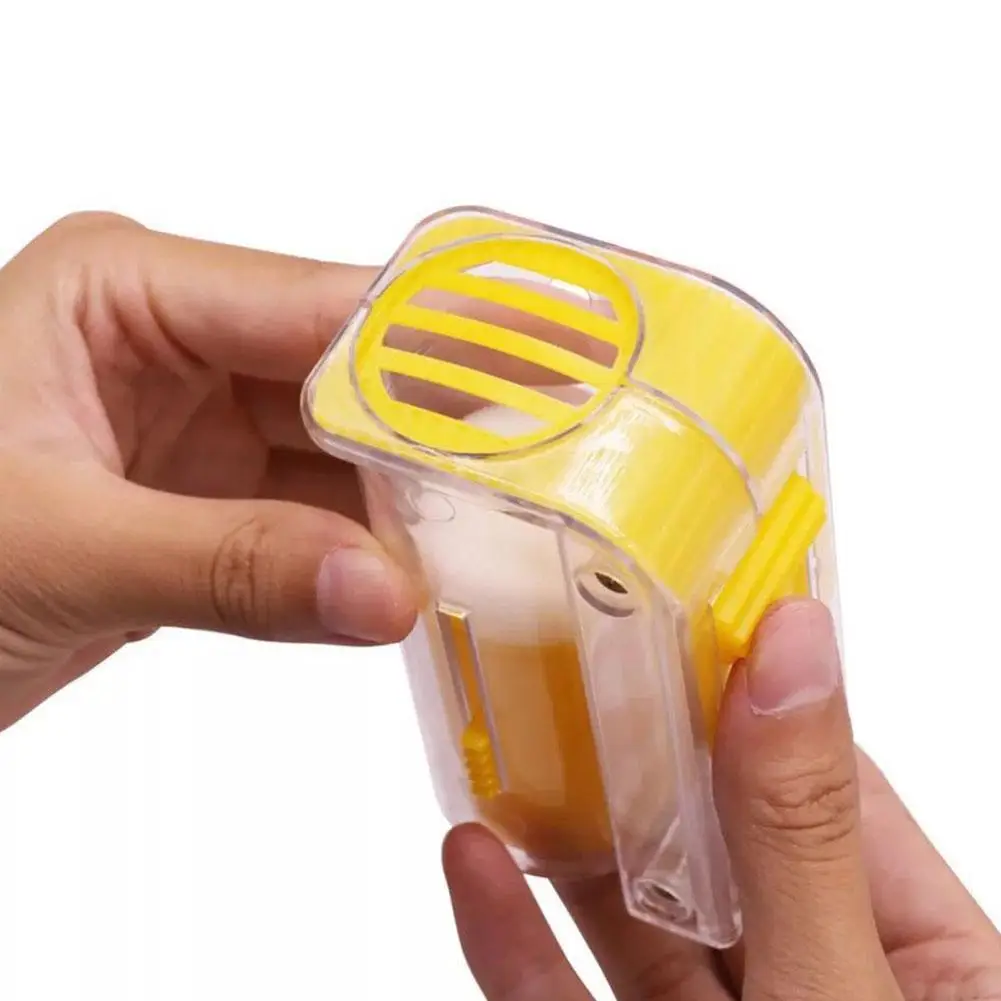 

Queen Bee Marker Bottle Protect Safety Bee Catcher Beekeeper Tool Plastic Farm Plunger Yellow Bottle Marking Plush J9K7