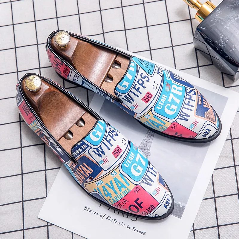 

Mixed Colors Mens Leather Shoes Fashion Letter Printed Dress Designer Shoes Men Formal Slip On Party Shoes Men Italian Loafers