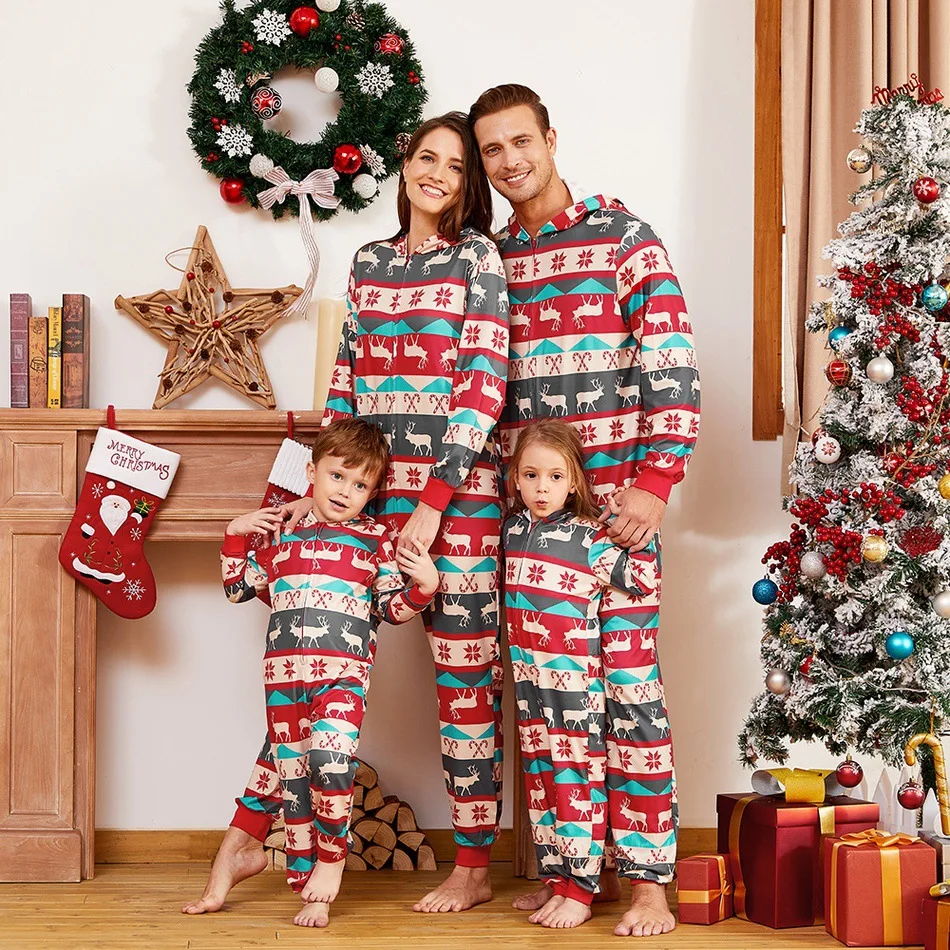 

2020 New Arrival Autumn and Winter Christmas Tree Family Matching Pajamas Sets Reindeer printed Family oufits Look Sets