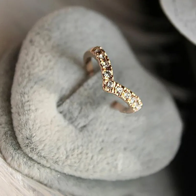 Модное Элегантное кольцо для женщин уникальный дизайн v-образные стразы мизинец
