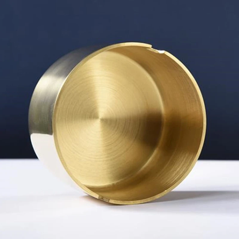 

2021 New Stainless Steel Ashtray Portable Round Cigarette Tray Holder for Patio Outdoor Home Office Party