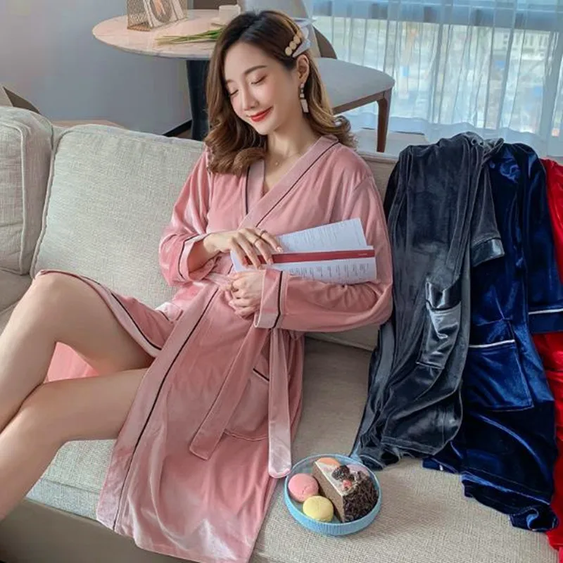 

Autumn Winter Kimono Women Sexy Bridesmaid Robe New Gold Velvet Warm Sleepwear Bathrobe Female Temperament Home Clothes