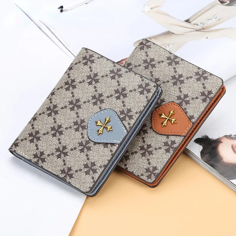 

Женский короткий кошелек с узором в европейском и американском стиле, кошелек с множеством карт и застежкой для монет, кошелек с крестом и ц...