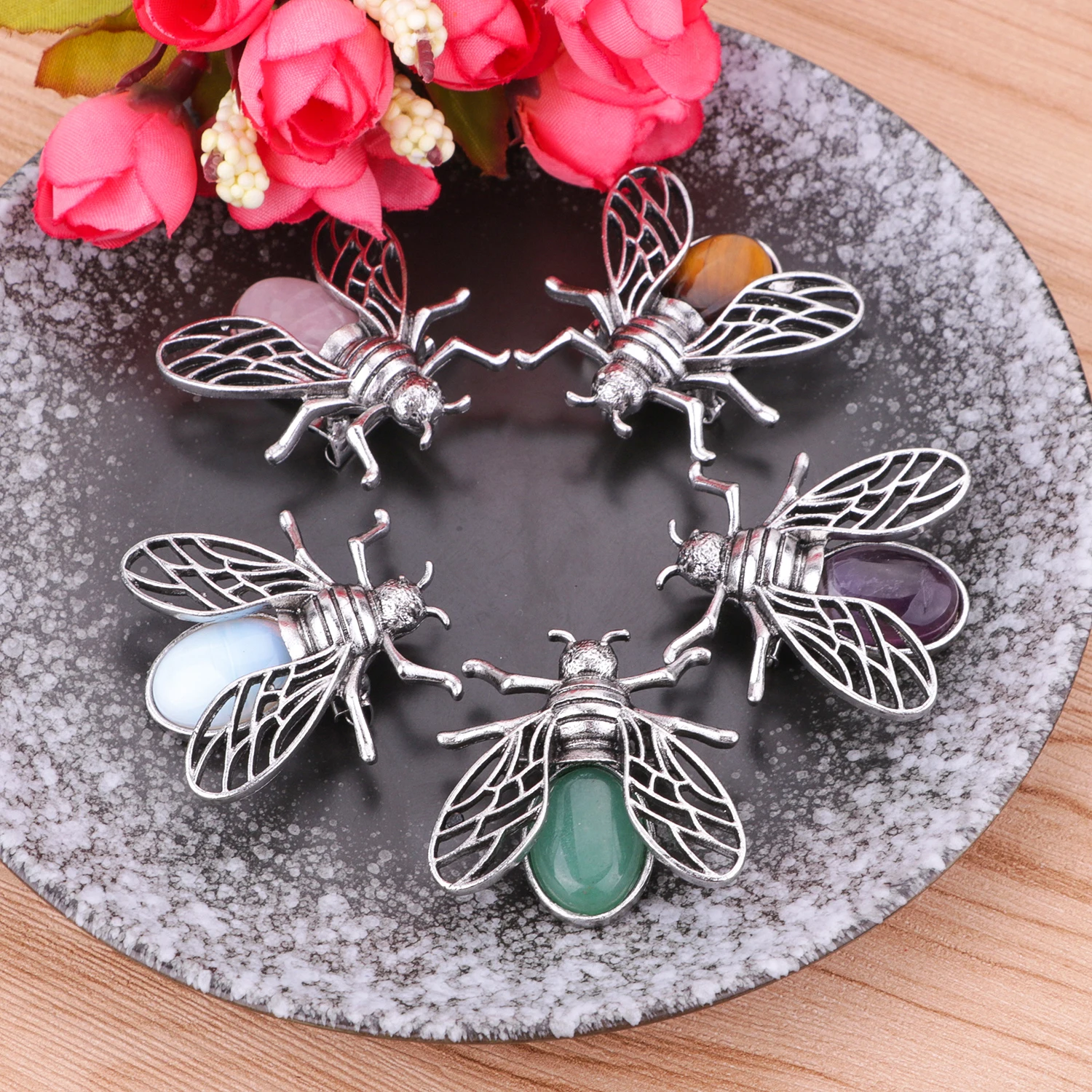 

Bee Necklace Crystal Healing Women's Pendant Meditation Gem Energy Stone Jewelry Lucky Blessing Necklace