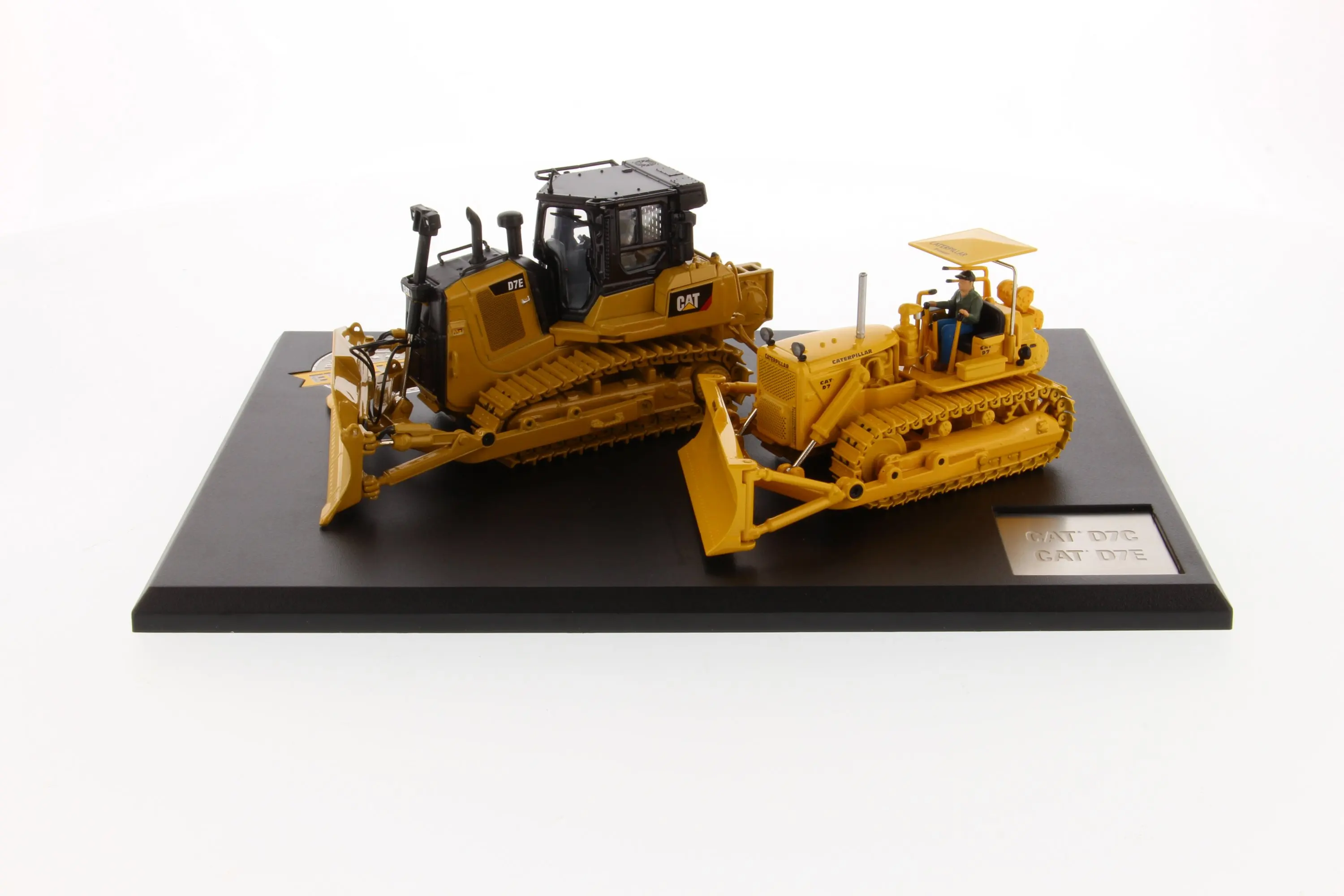 

DM 1:50 CAT Caterpillar D7E Bulldozer Model Forklift Engineering Vehicle Alloy Model 85561 Gifts Souvenir Toys