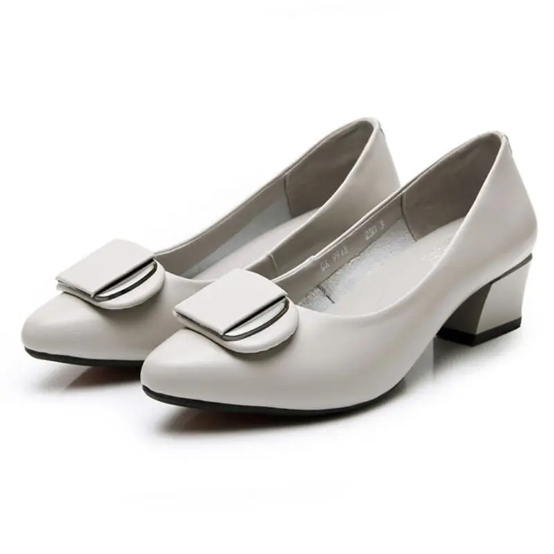 

Work shoes women's leather shoes middle heel mother's shoes soft sole genuine leather middle aged women's single shoes