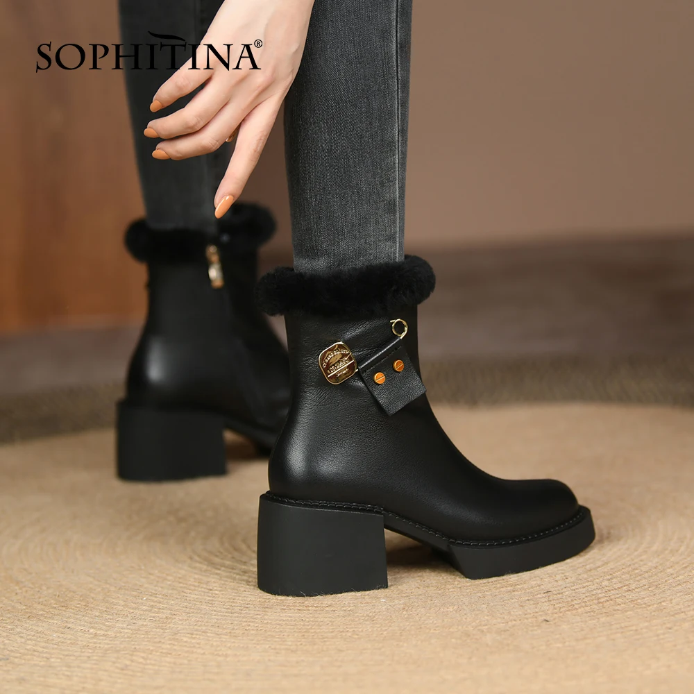 

Женские ботинки на платформе SOPHITINA, теплые зимние длинные плюшевые сапоги, на массивном каблуке, брошь, универсальная обувь для женщин, YO764