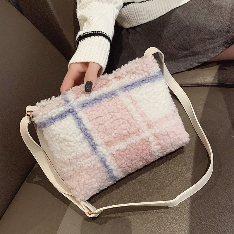 Женская модная трендовая плюшевая маленькая сумка квадратная мини мессенджер