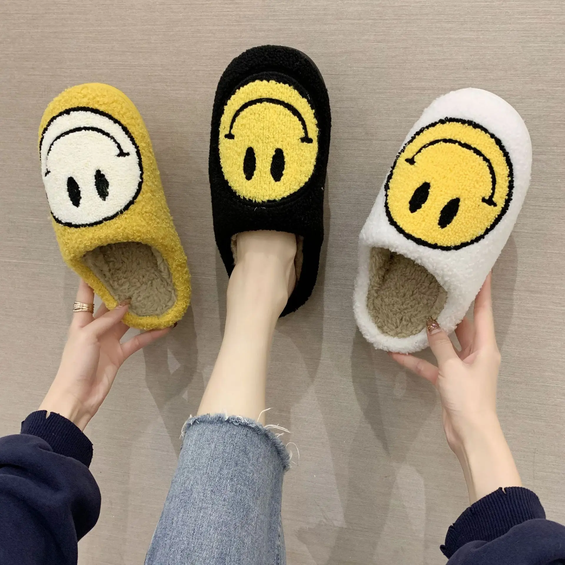 

Winter Ladies Slippers Cartoon Smiley Face Pattern Fluffy Slippers Home Warm Fur Slippers Smiley Face Slippers Couple Slippers