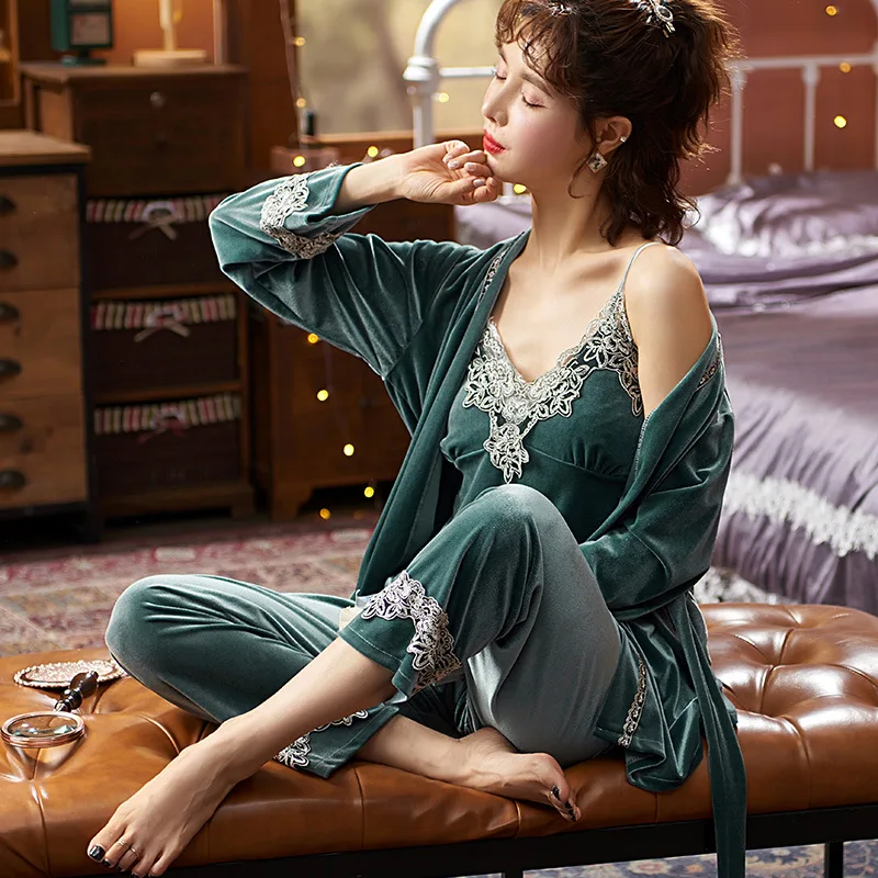 

Pajamas Autumn Winter Velvet Couple Sleepwear 3PCS Nightwear Casual Loose Bathrobe Pijamas Suit Plus Size Home Clothes 2xl 3xl